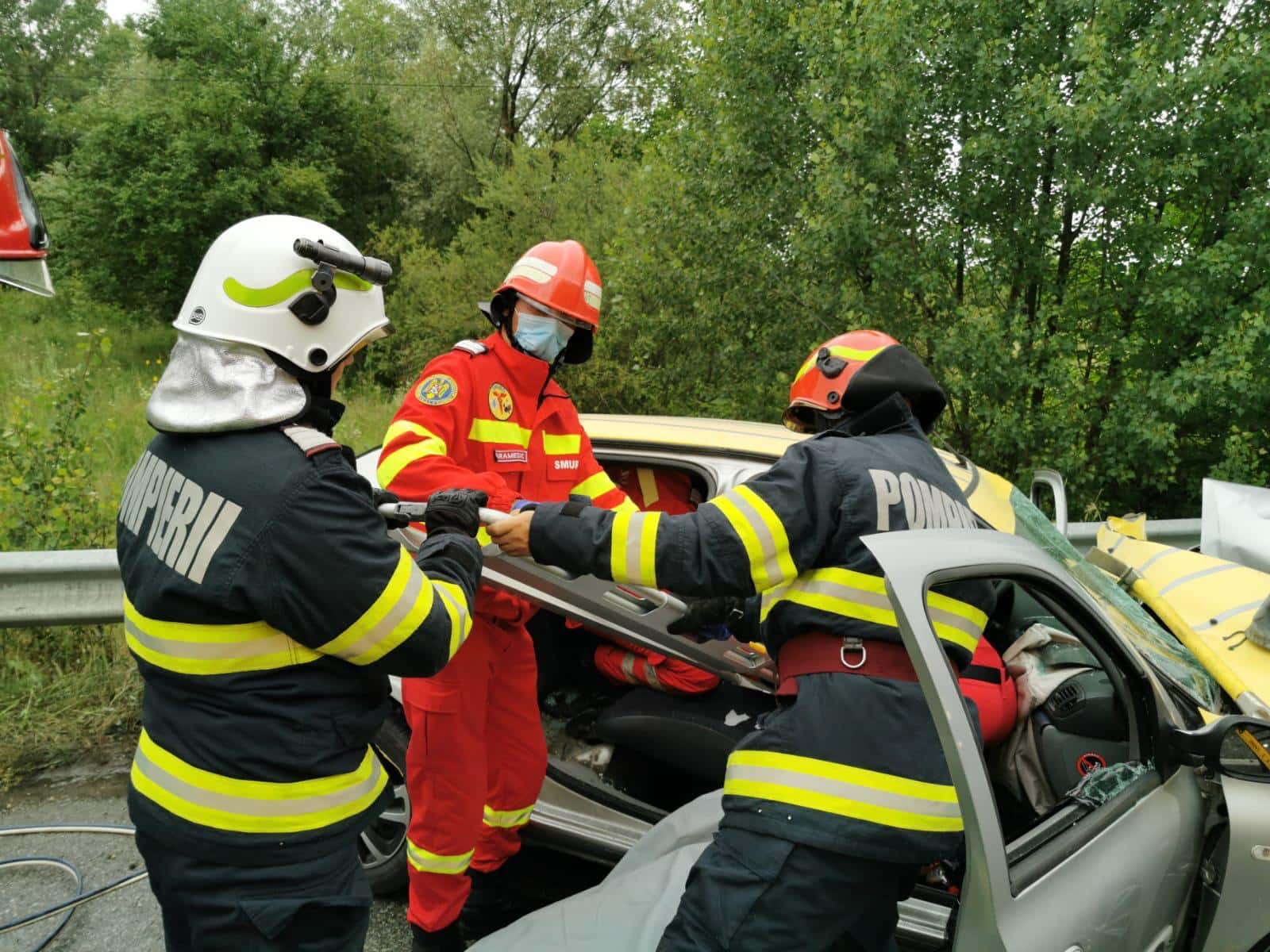 Pompierii militari au intervenit în peste 1700 de situaţii de urgenţă în întreaga ţară într-o singură zi