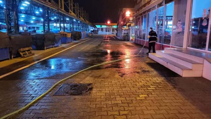 Piețele din Târgu-Jiu, IGIENIZATE pe timp de noapte