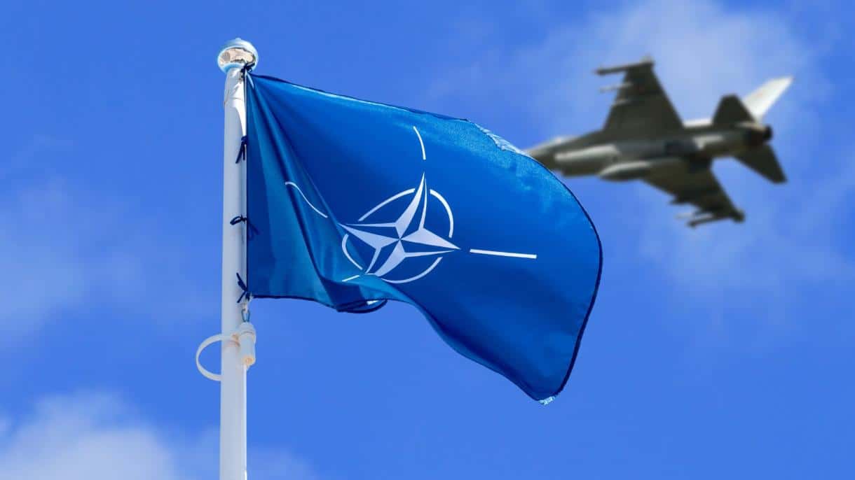 NATO începe, astăzi, un exercițiu nuclear deasupra Europei