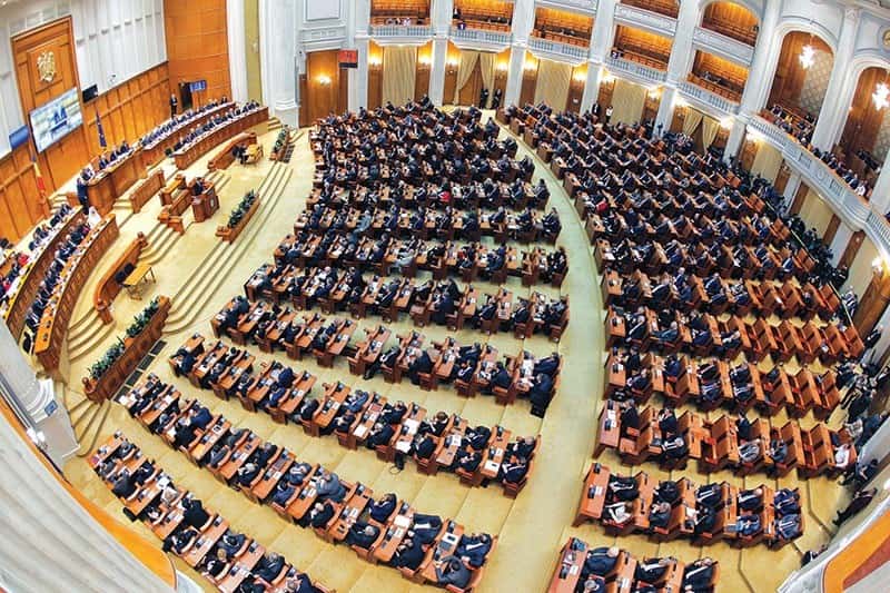 Dispar două ministere, iar numărul secretarilor de stat va fi redus semnificativ
