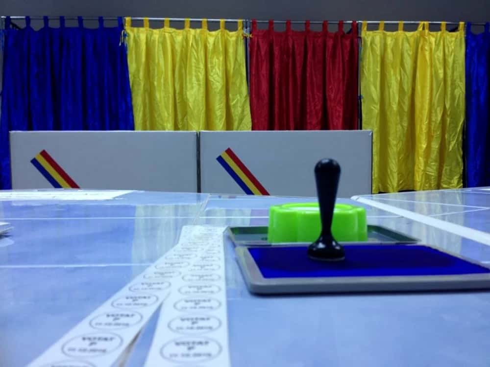 Românii, așteptați duminică la vot
