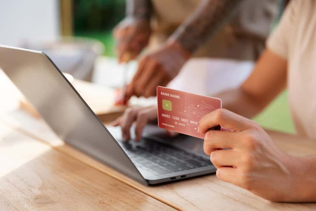 Au rămas fără bani pe card din cauză că au "cumpărat" roviniete de pe un site fals