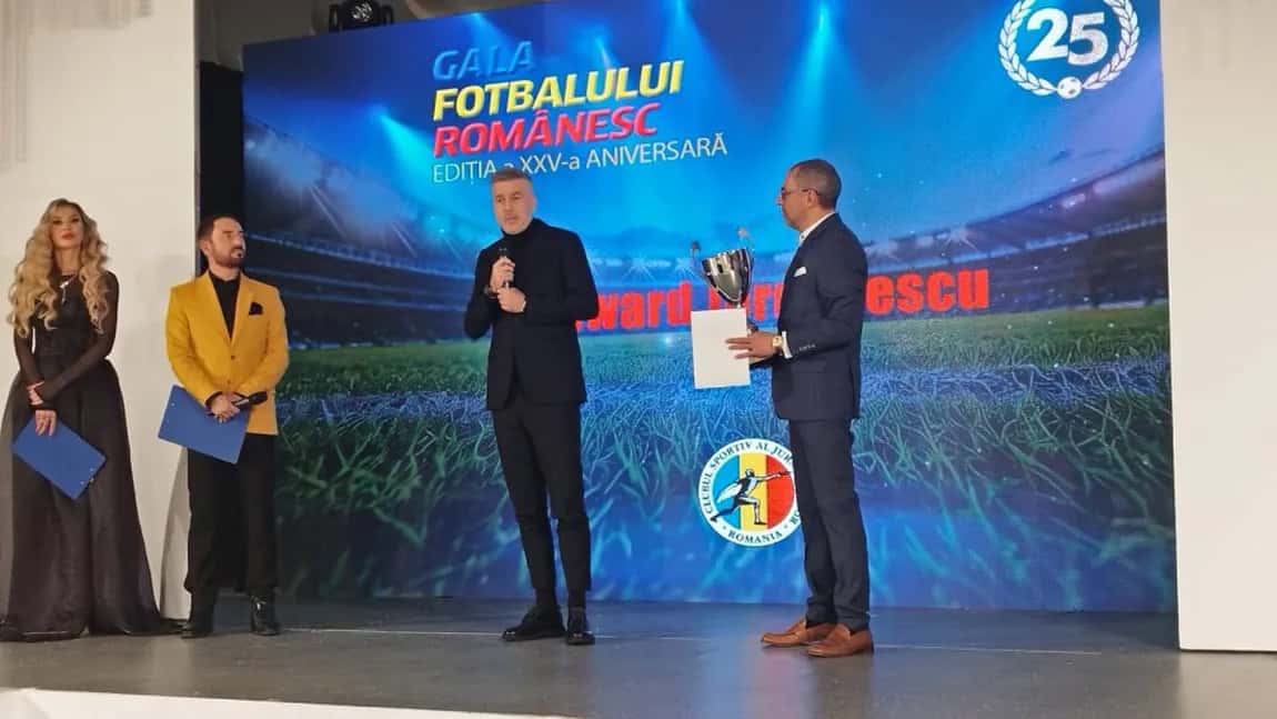 Gala Fotbalului Românesc: Iordănescu a primit titlul de antrenor al anului. Răzvan Marin, cel mai bun jucător