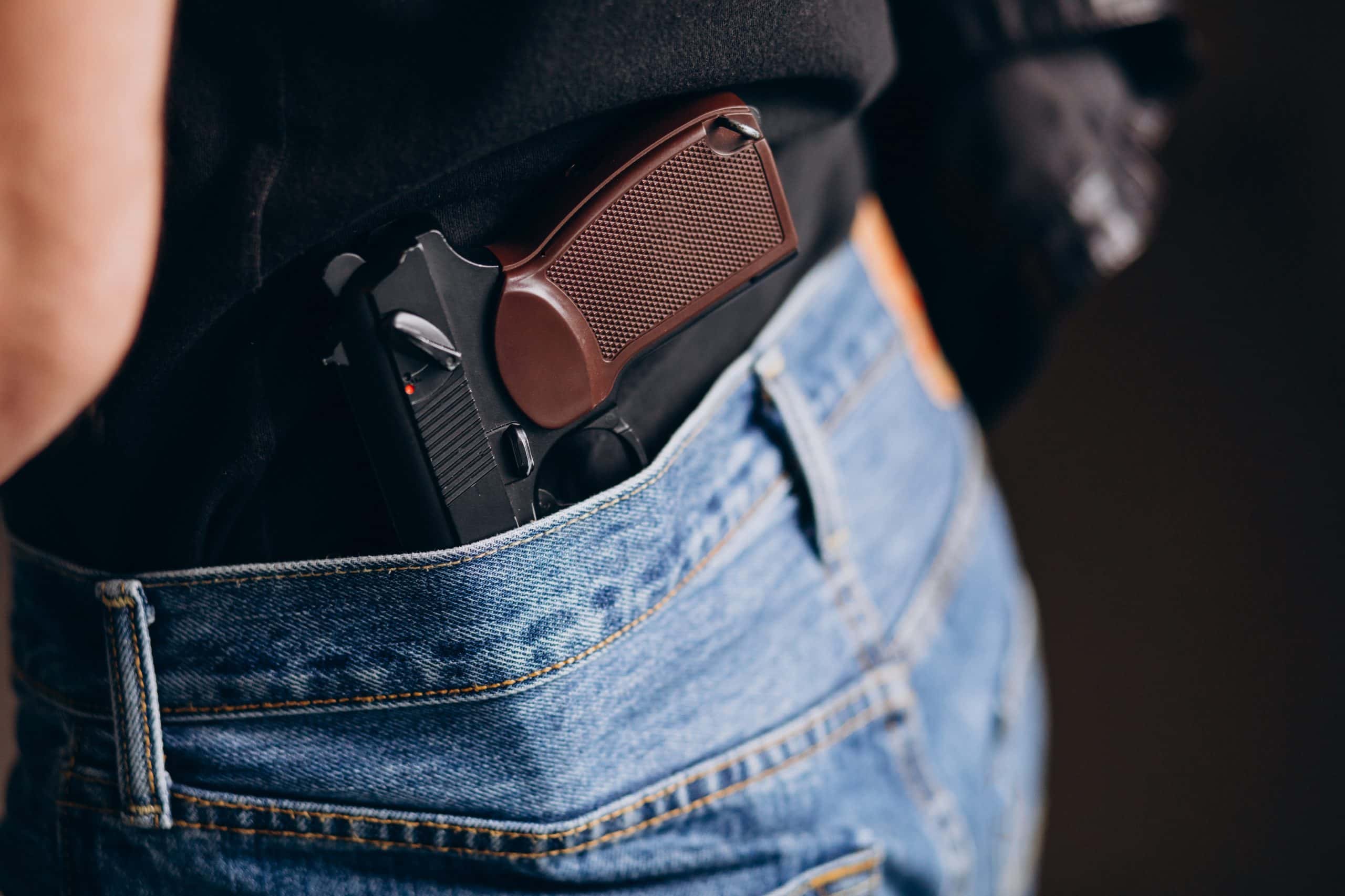UPDATE/ Polițist din cadrul IPJ Gorj, cercetat penal după ce i s-a descărcat pistolul în timpul unui scandal cu nevasta