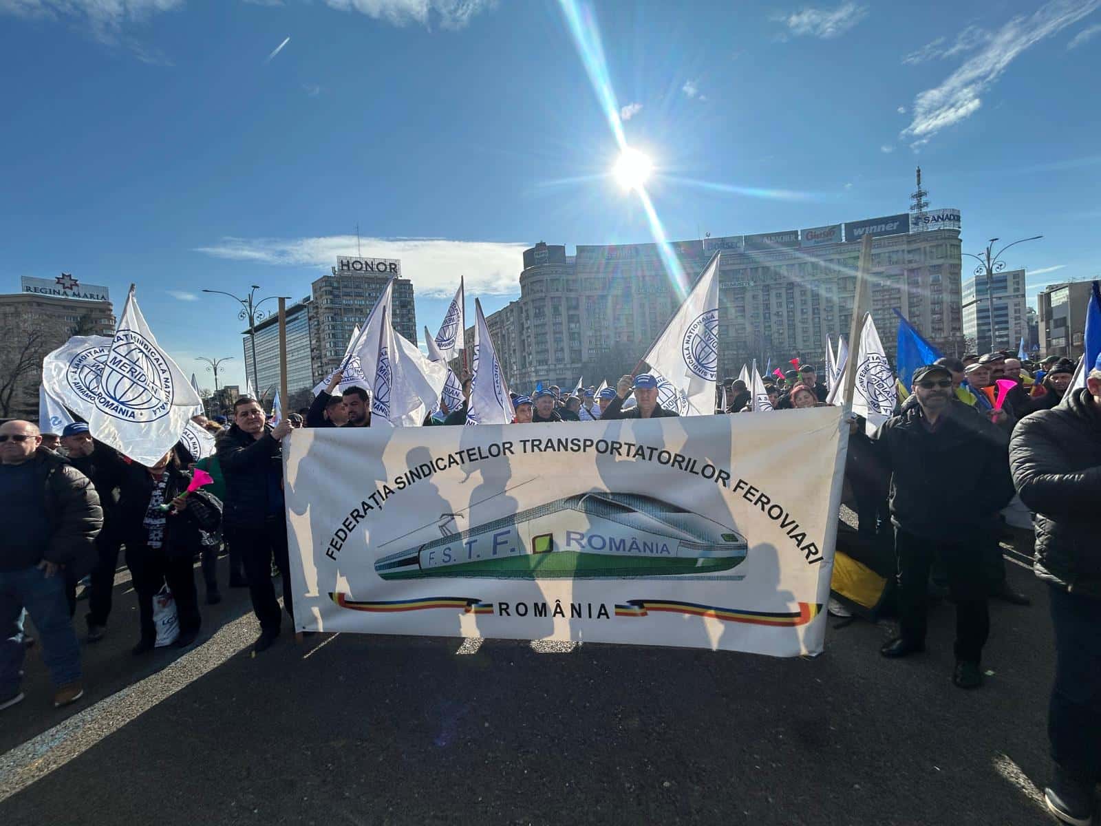 Ceferiștii amenință cu greva, dacă nu vor fi repuse în circulație trenurile anulate de CFR Călători