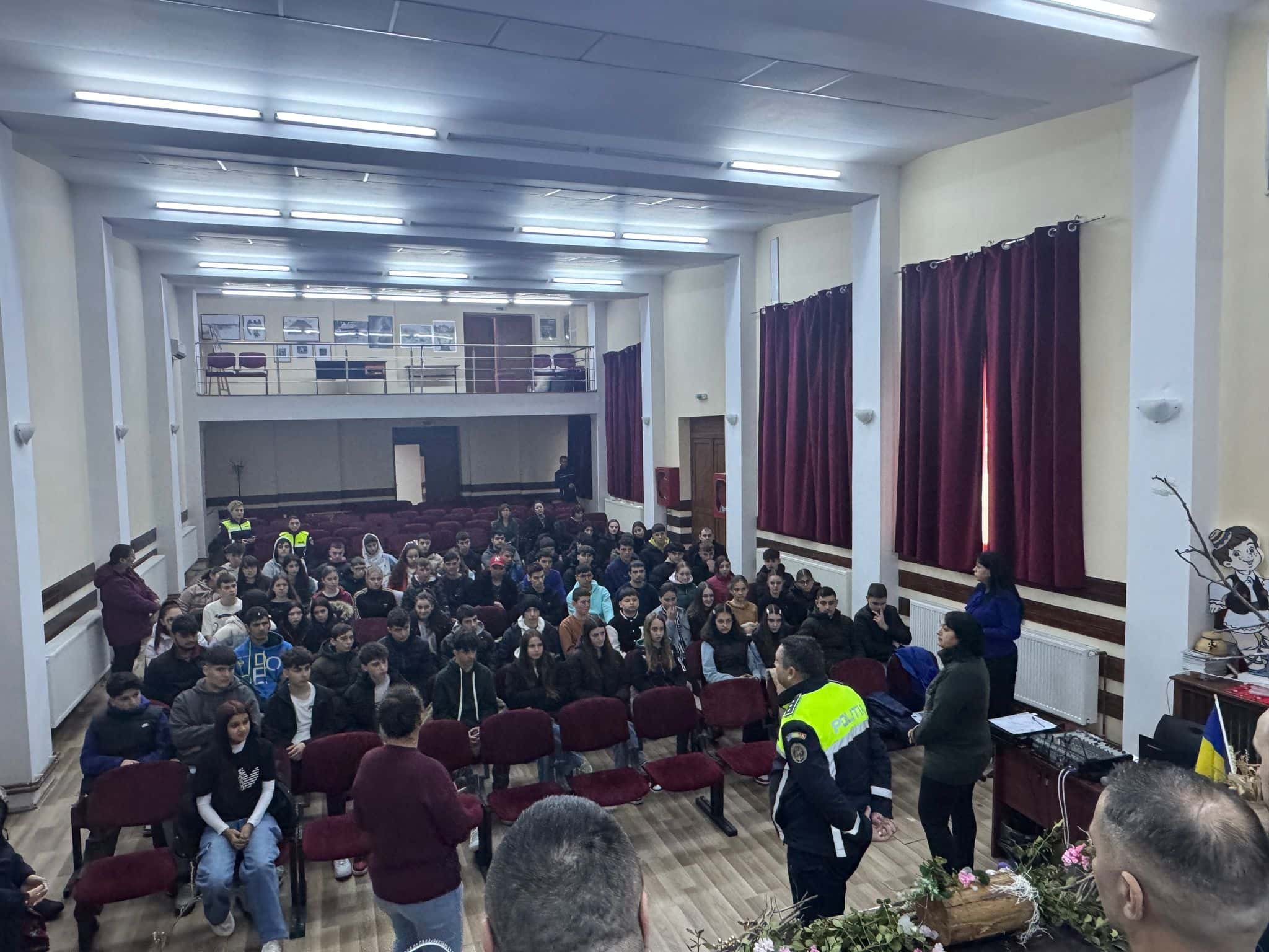 Acțiuni ale polițiștilor gorjeni în materie de prevenire a delincvenței juvenile, a criminalității și a consumului de droguri