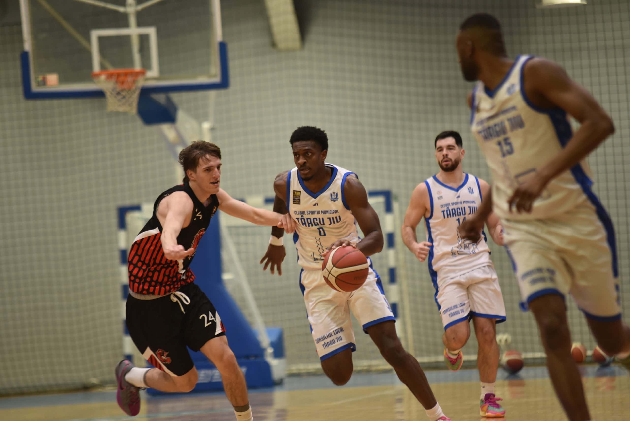Victorie a echipei de baschet masculin a CSM Târgu-Jiu în duelul cu CSS Antares Gheorgheni: 101-44