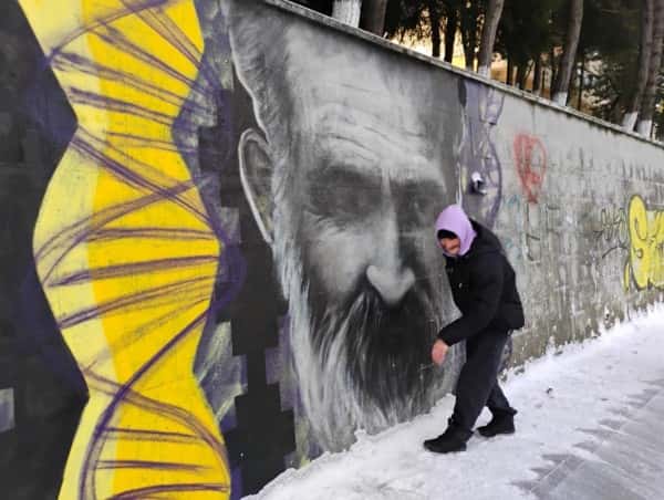 Lucrare impresionantă a artistului Paul Șerban pe un zid din Vulcan