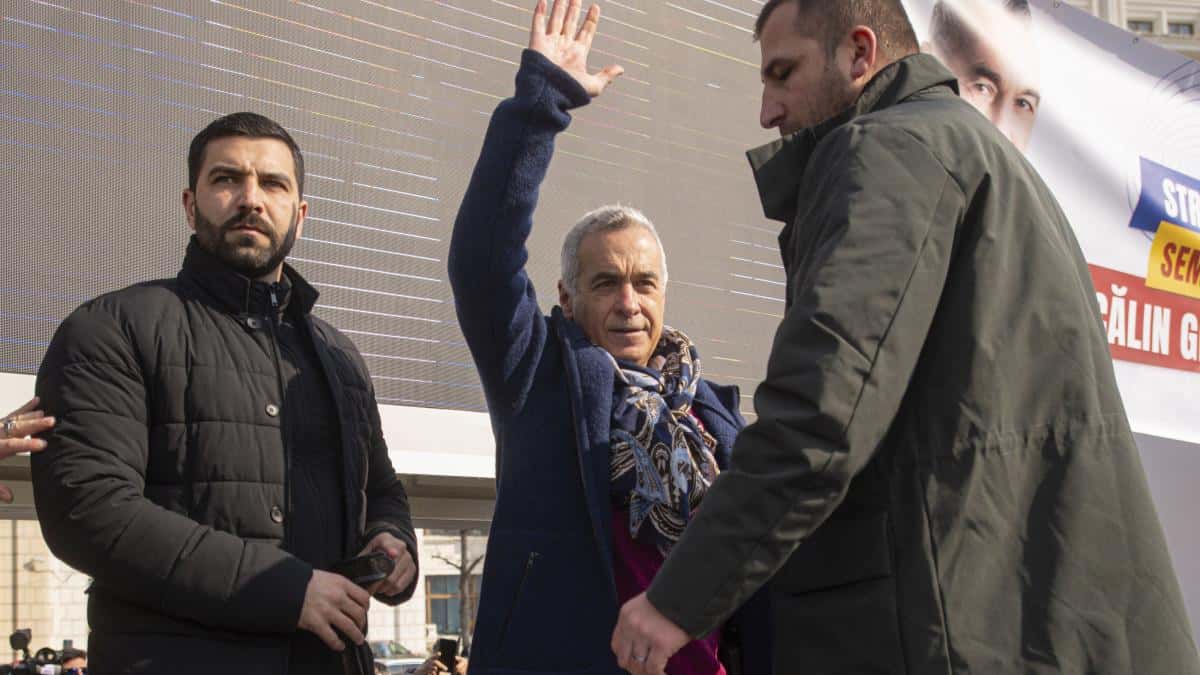 Călin Georgescu, ridicat de poliție din mașină și dus la audieri la Parchet