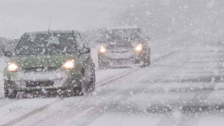 Se circulă în condiții de iarnă în 12 județe și în Capitală