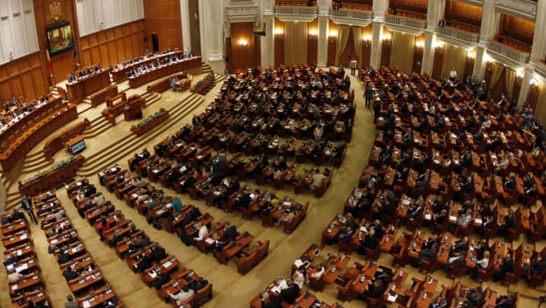 Niciun parlamentar PSD nu va vota moţiunea de cenzură la adresa Guvernului Ciolacu