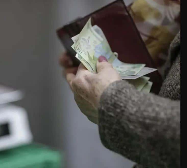 Sprijin financiar pentru pensionarii cu venituri sub 2.574 de lei