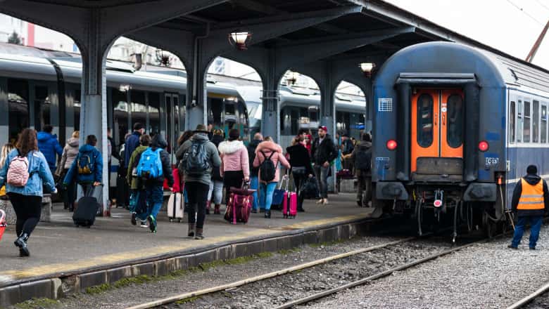 Aproape 1.500 de tineri români vor vizita Europa călătorind gratuit cu trenul