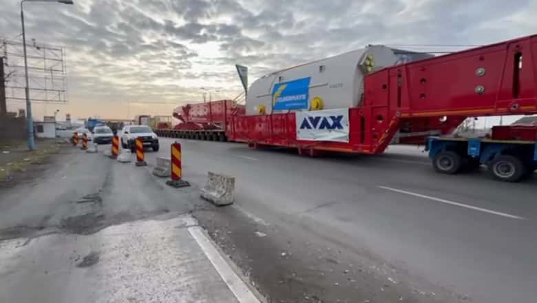 Un transport agabaritic record pentru România traversează ţara zilele acestea