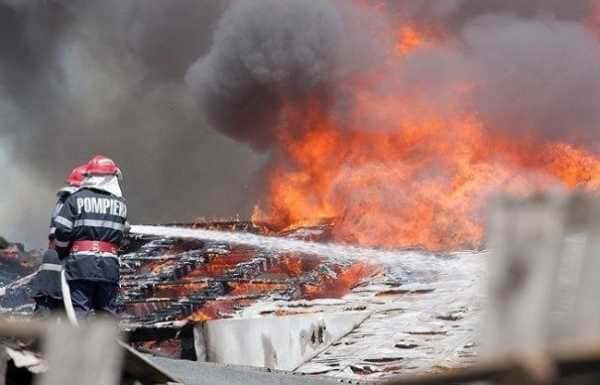 Update/ Târgujianul de 25 de ani, reținut după ce a incendiat o casă, va sta după gratii următoarele 30 de zile