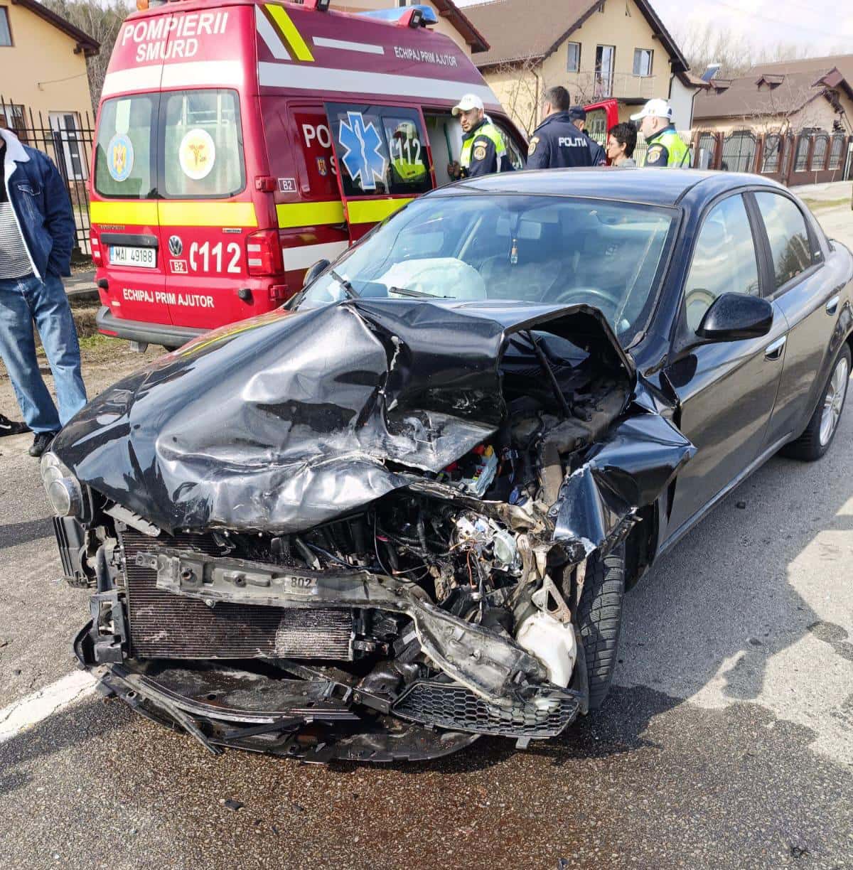 Accident la Bârsești: Doi oameni au ajuns la spital