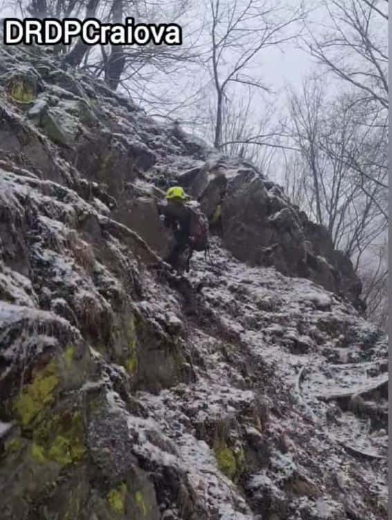 Alpiniștii utilitari continuă lucrările de rănguire în Defileul Jiului
