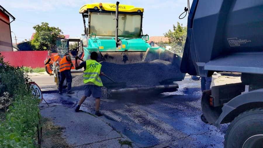 Lucrări de asfaltare în Runcu