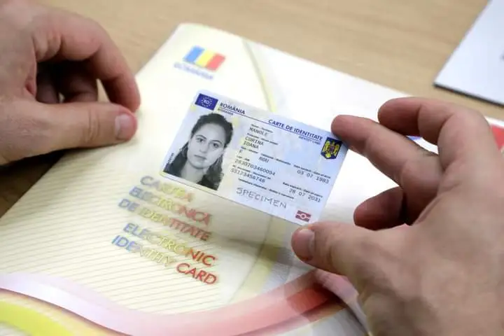 Cartea electronică de identitate va fi disponibilă de la sfârşitul lunii mai