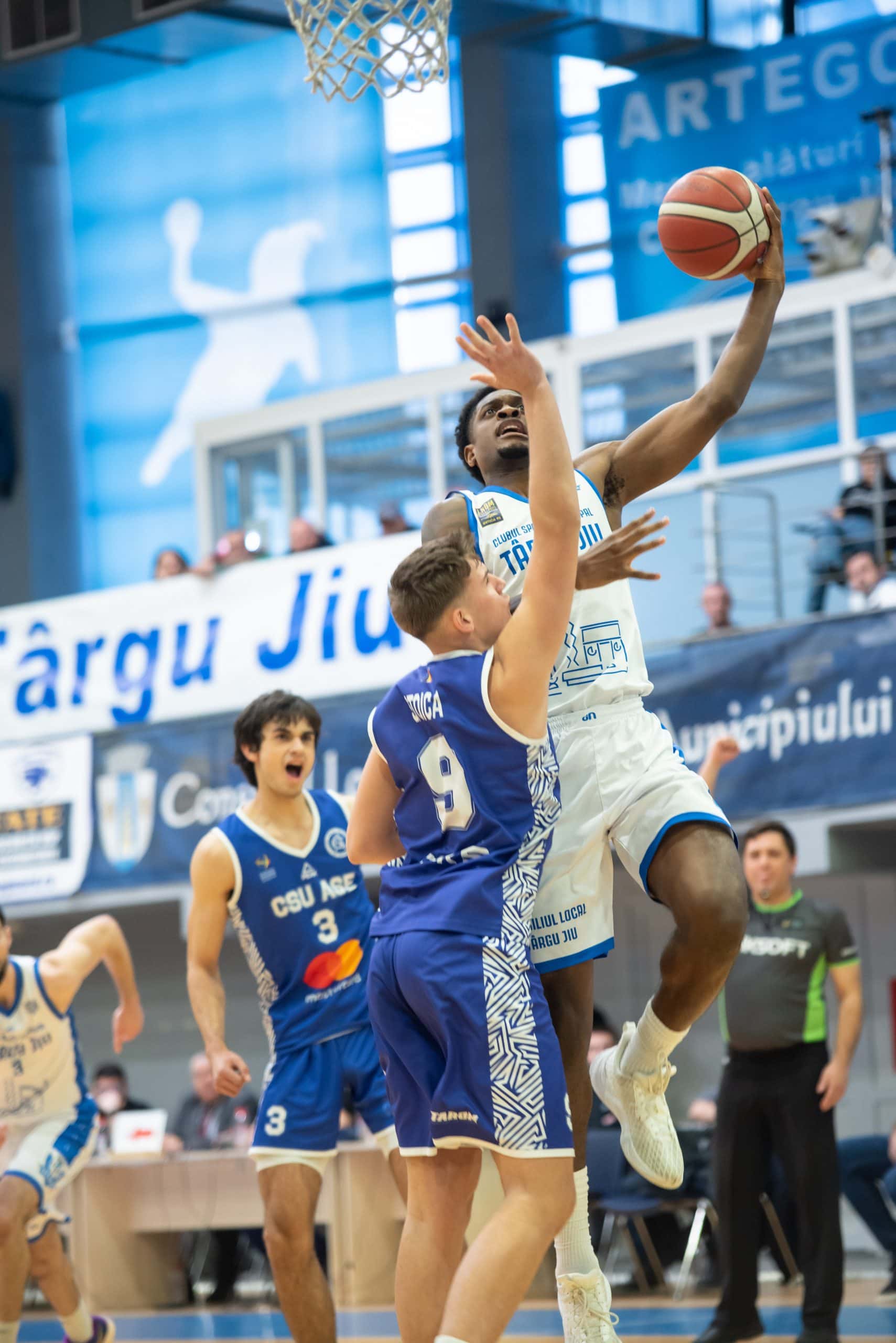 Înfrângere pe teren propriu: CSM Târgu Jiu - CSU ASE București 64-68