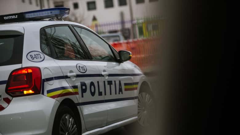 Accident cu o victimă în centrul municipiului: S-a urcat cu mașina pe bordură
