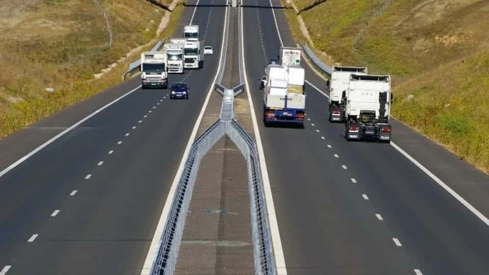 A fost semnat contractul pentru construirea ultimului lot al Autostrăzii Transilvania