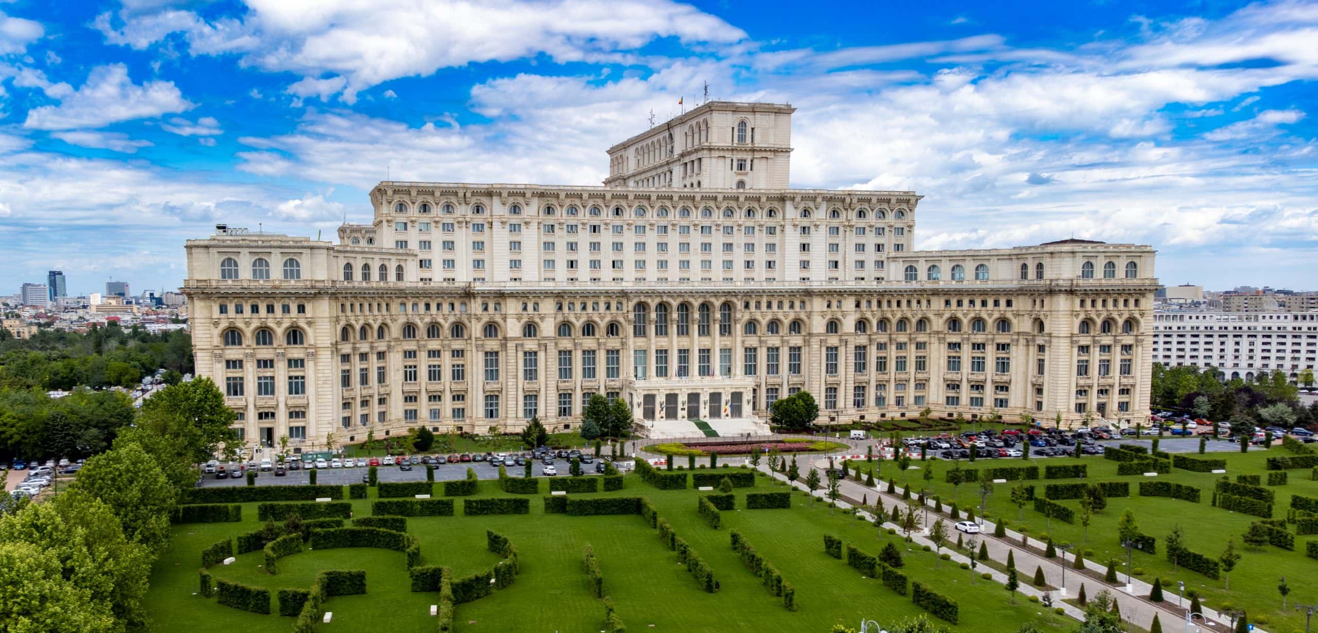 Reducere de personal la Senat: 147 de posturi eliminate