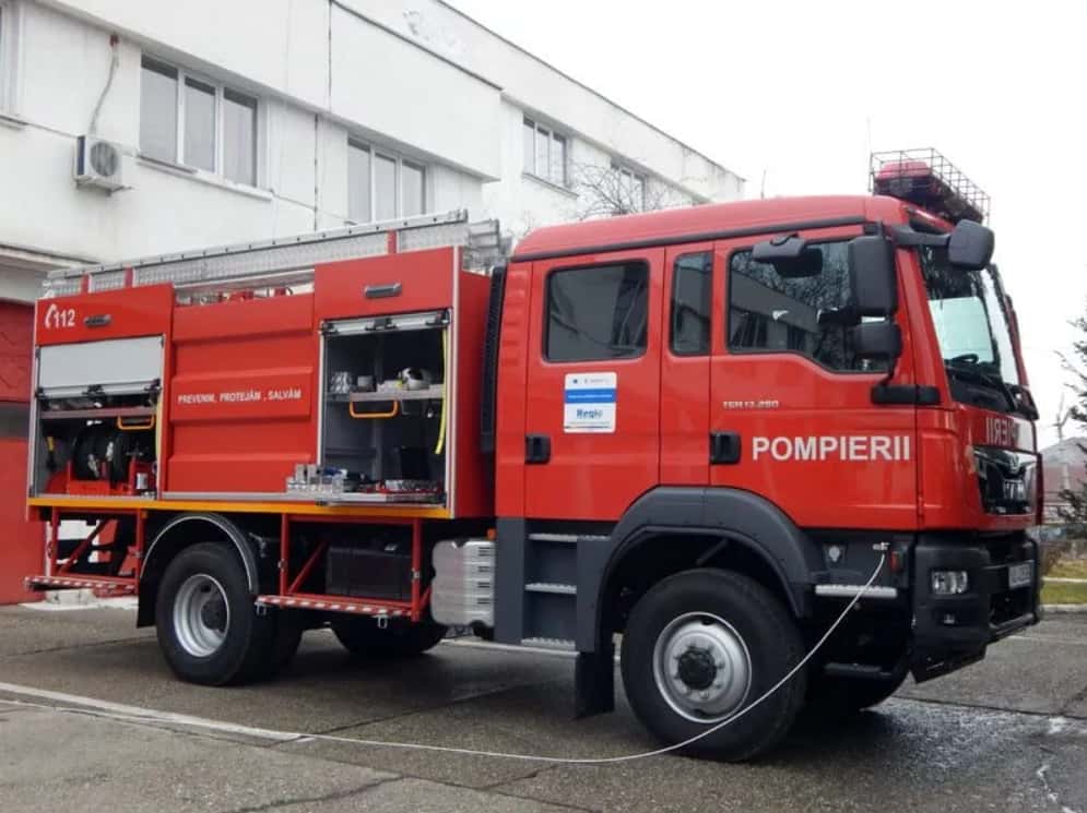 Incendiu la un transformator dezafectat în Târgu Jiu