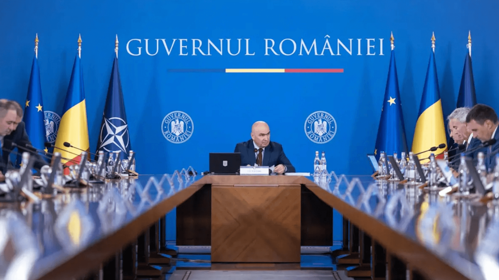 Guvernul își asumă austeritatea în Parlament