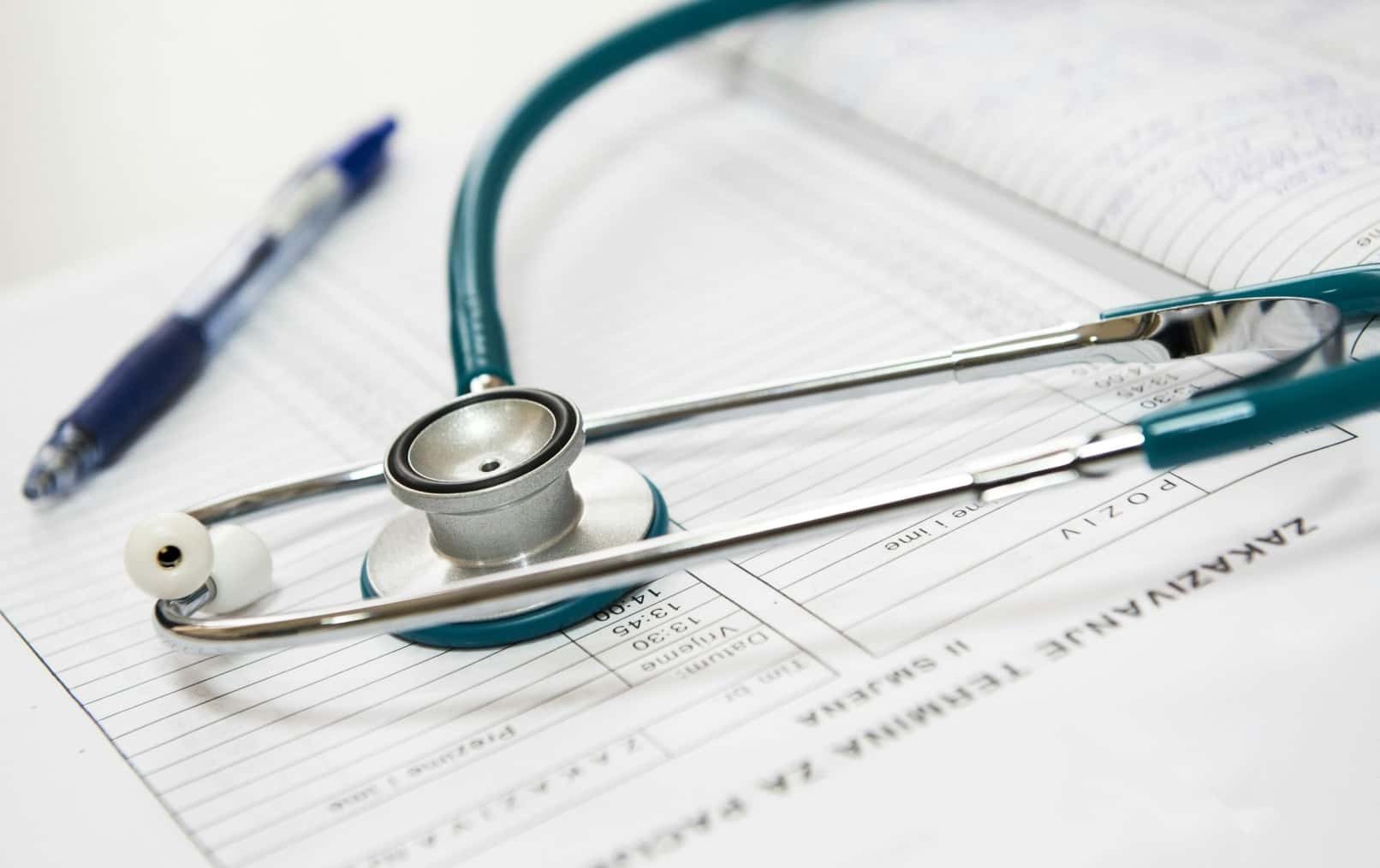 Lipsa banilor schimbă regulile la analizele medicale