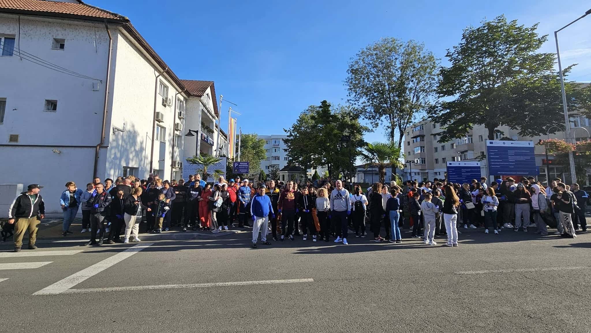 Locuitorii din Rovinari, invitați la Ziua Curățeniei