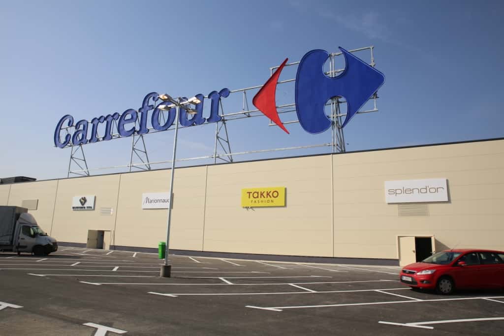 Carrefour vrea să plece din România
