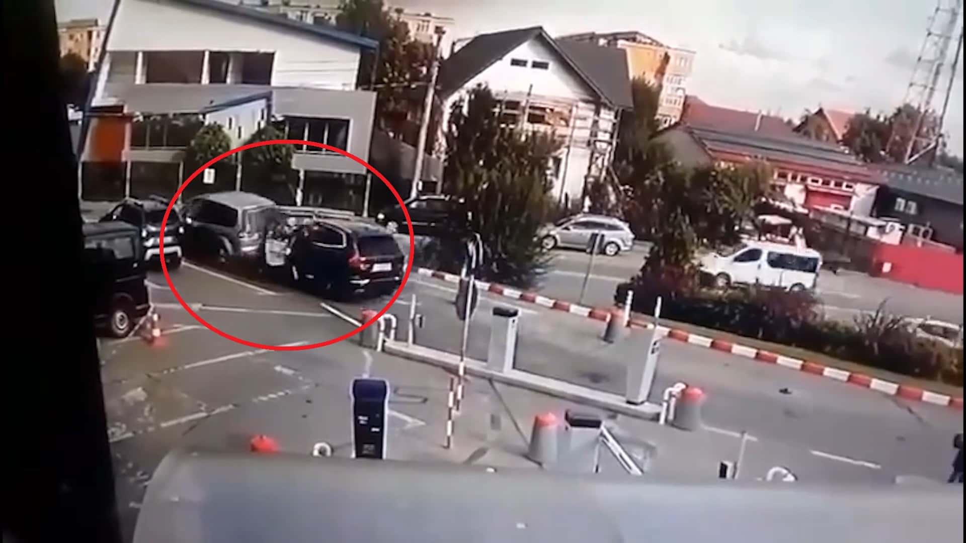Femeie sancționată pentru neasigurarea mașinii la parcare