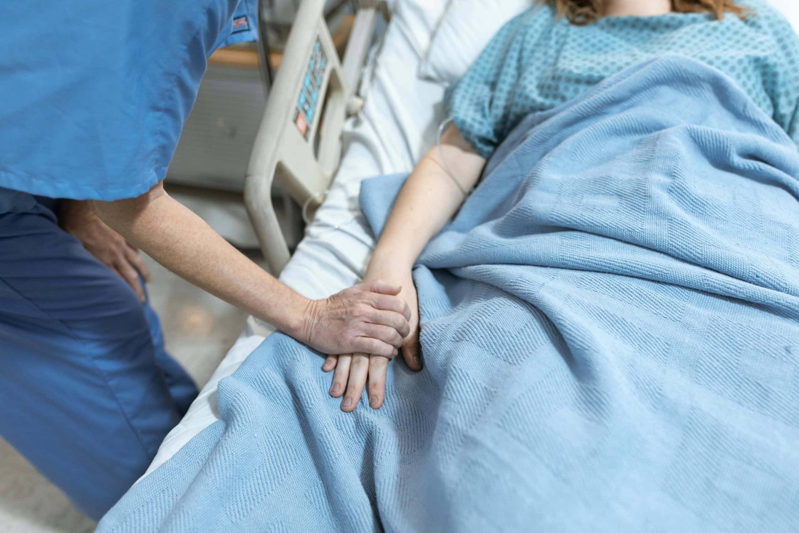Lege nouă în sănătate: camere video și buton de panică obligatorii în spitale