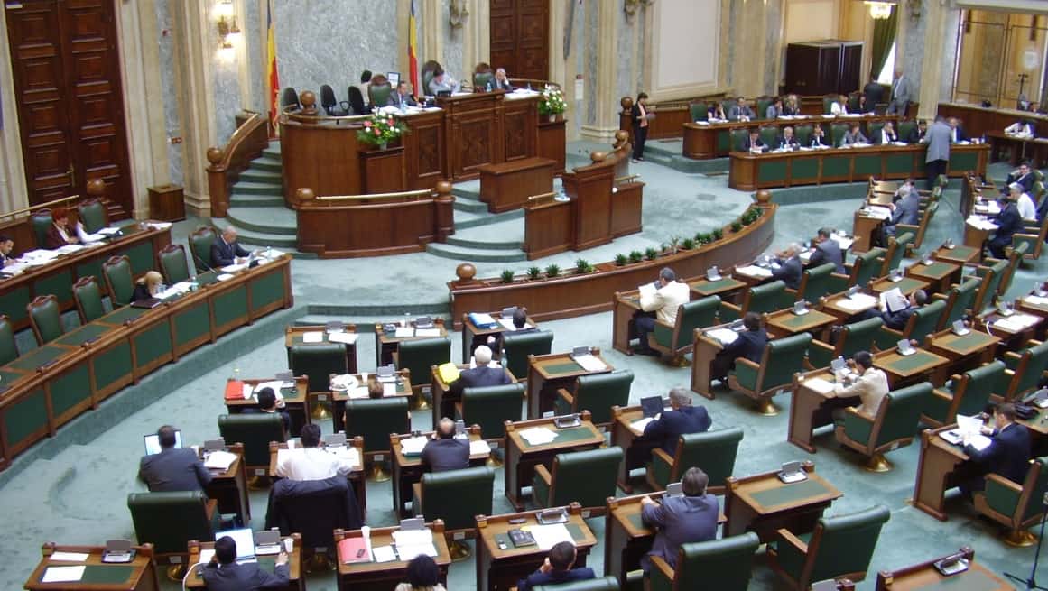 Senatul elimină compensațiile judecătorilor CCR la final de mandat