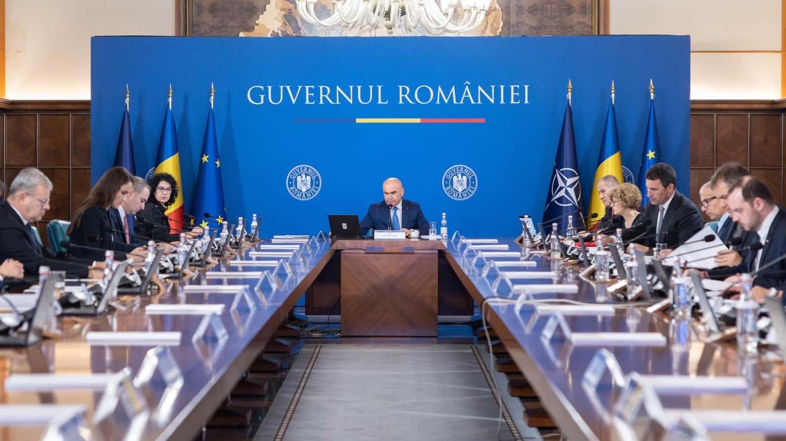Cumulul pensiei cu salariul, dezbătut în această săptămână