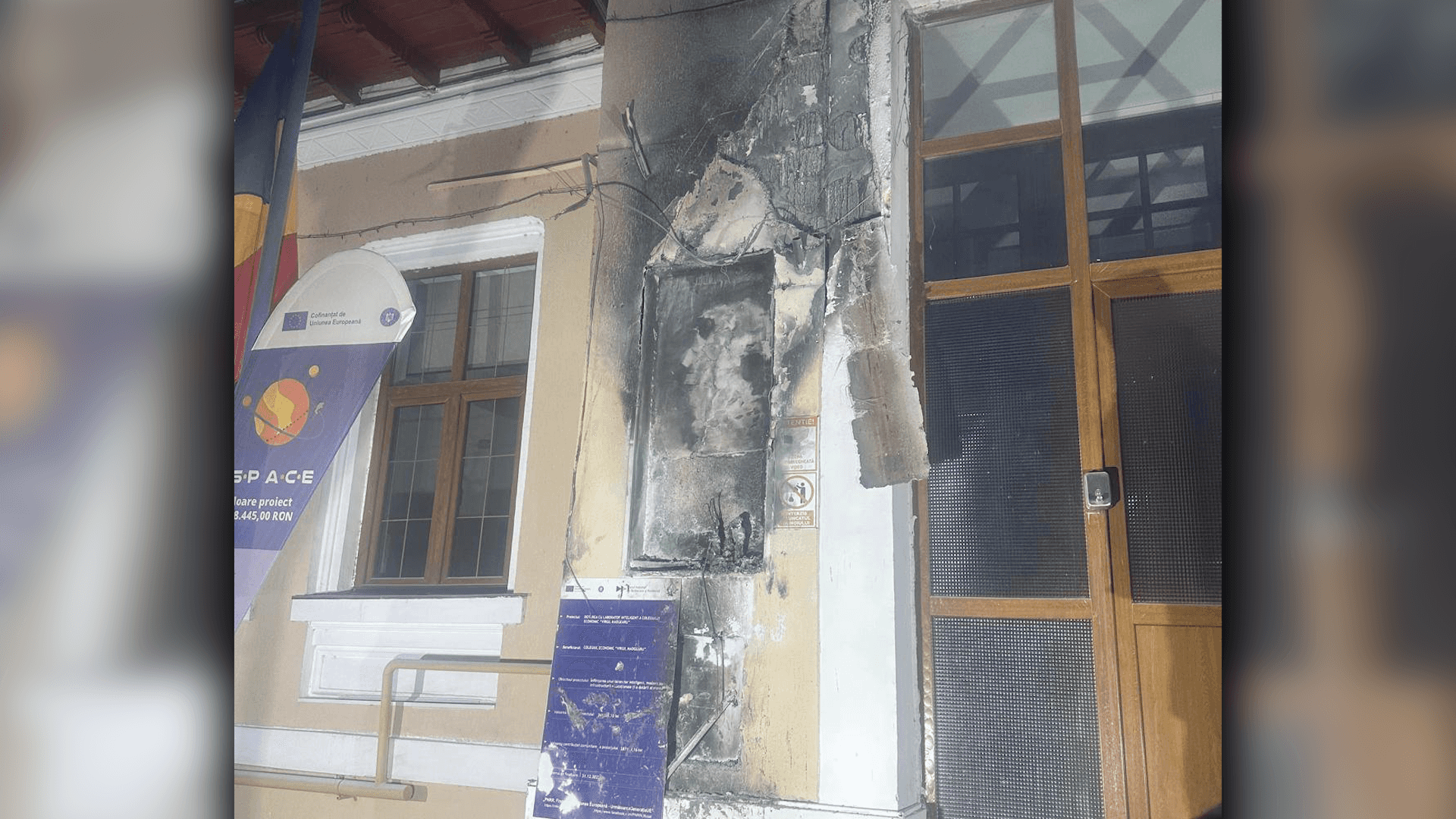 Doi polițiști au stins un incendiu la Liceul Economic din Târgu Jiu