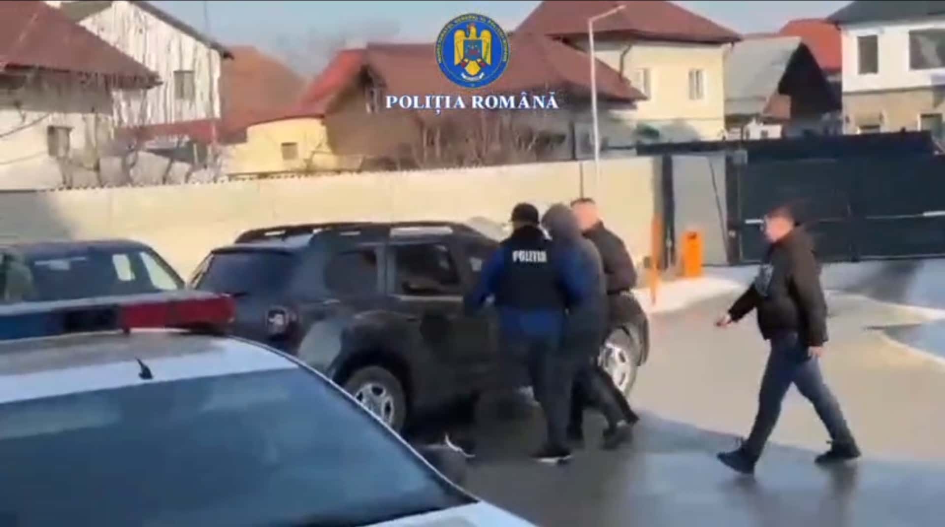 Bărbat reținut pentru șantaj, camătă, abuz de încredere și conducere fără permis