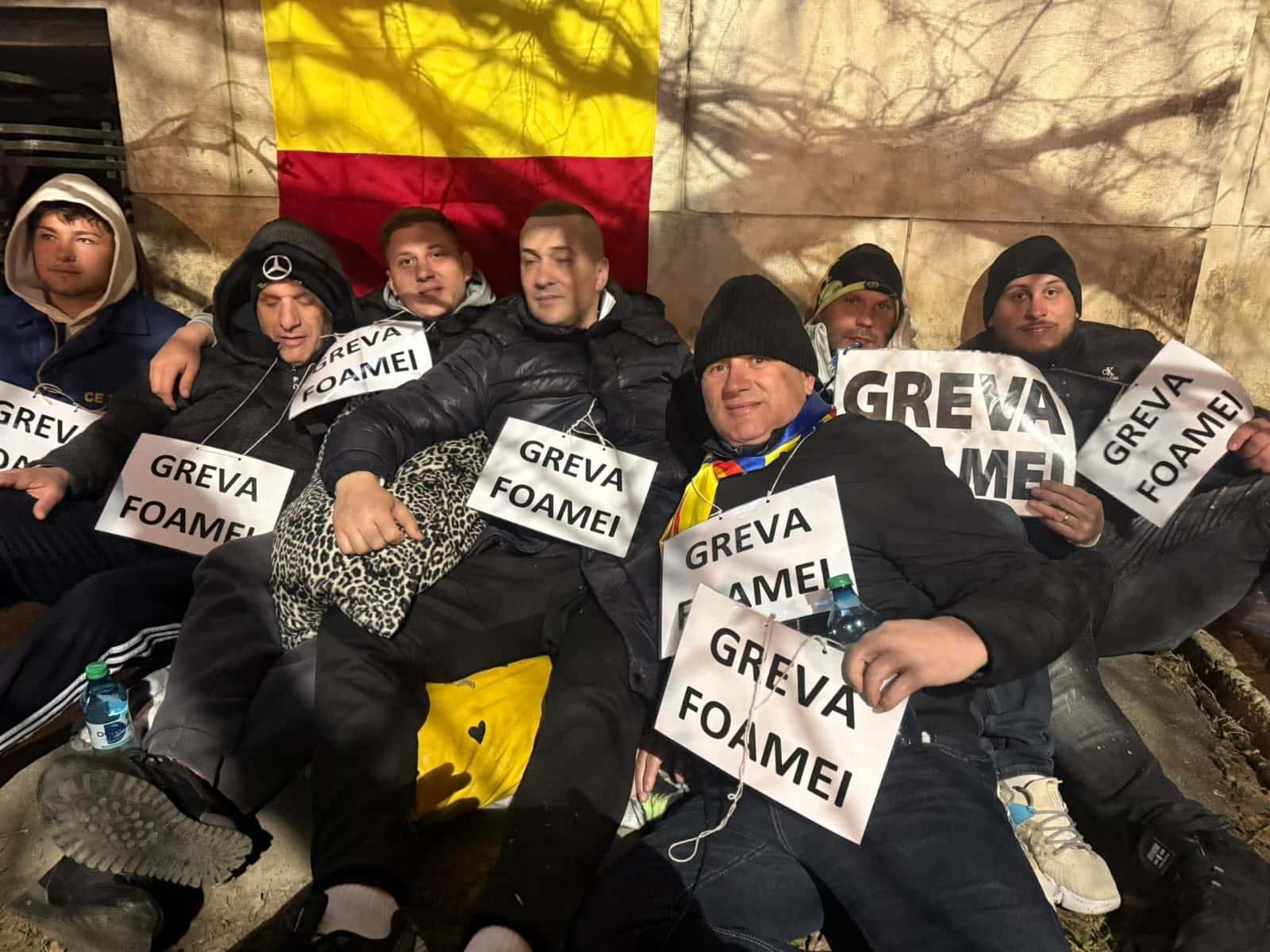Minerii au dormit în fața Ministerului Energiei