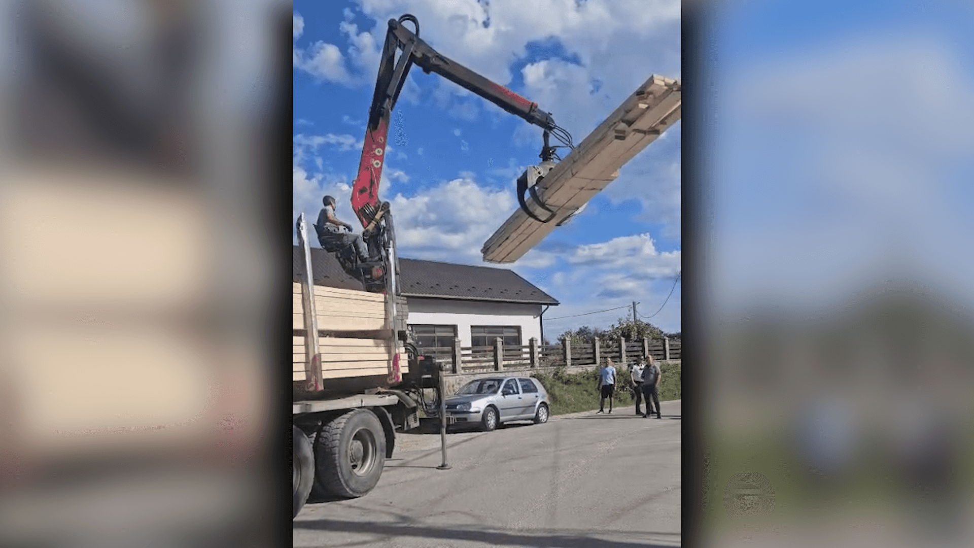 Șofer din Schela, cercetat pentru transport ilegal de material lemnos