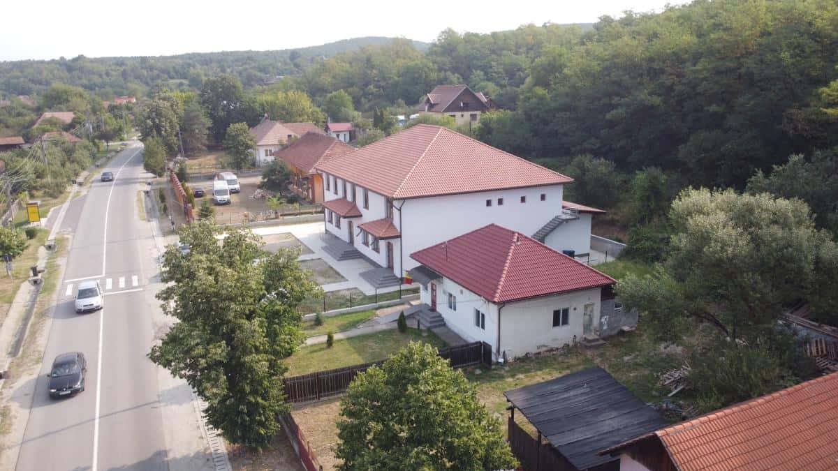 Tabără gratuită la mare pentru cei mai buni elevi din Cătunele