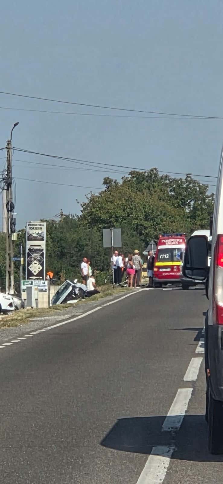Accident la Cornești! Trei persoane au fost rănite