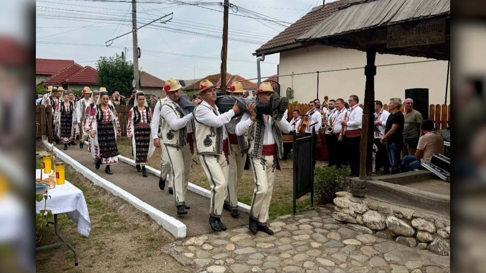 Eveniment dedicat Ecaterinei Teodoroiu, organizat la Târgu Jiu