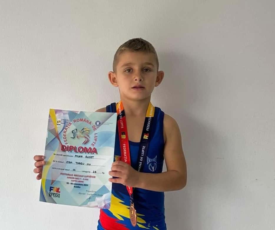 CSM Târgu-Jiu are cel mai tânăr medaliat la competiția națională la lupte