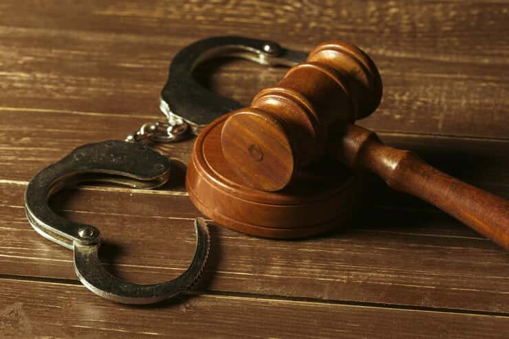 Condamnaţii care au fugit din ţară vor primi pedepse suplimentare