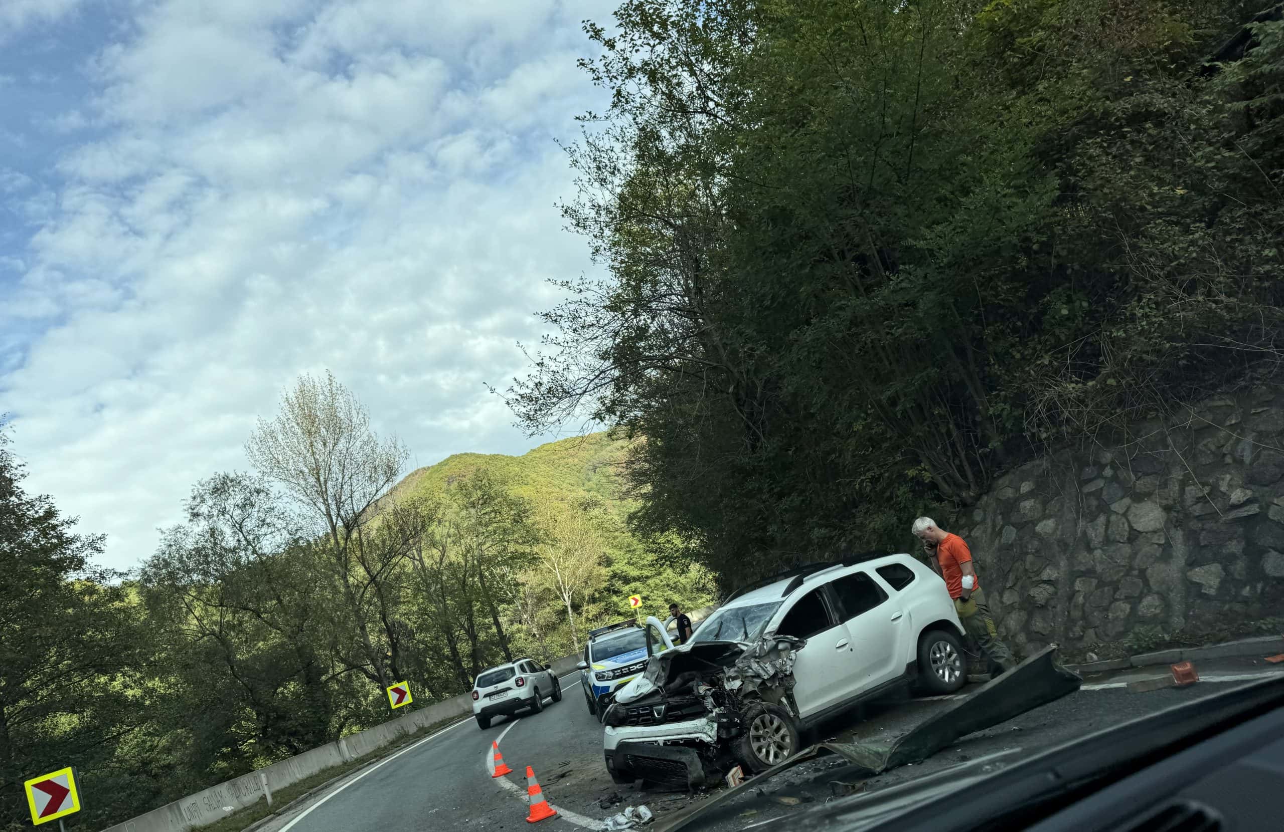 Accident cu persoană încarcerată pe Defileul Jiului