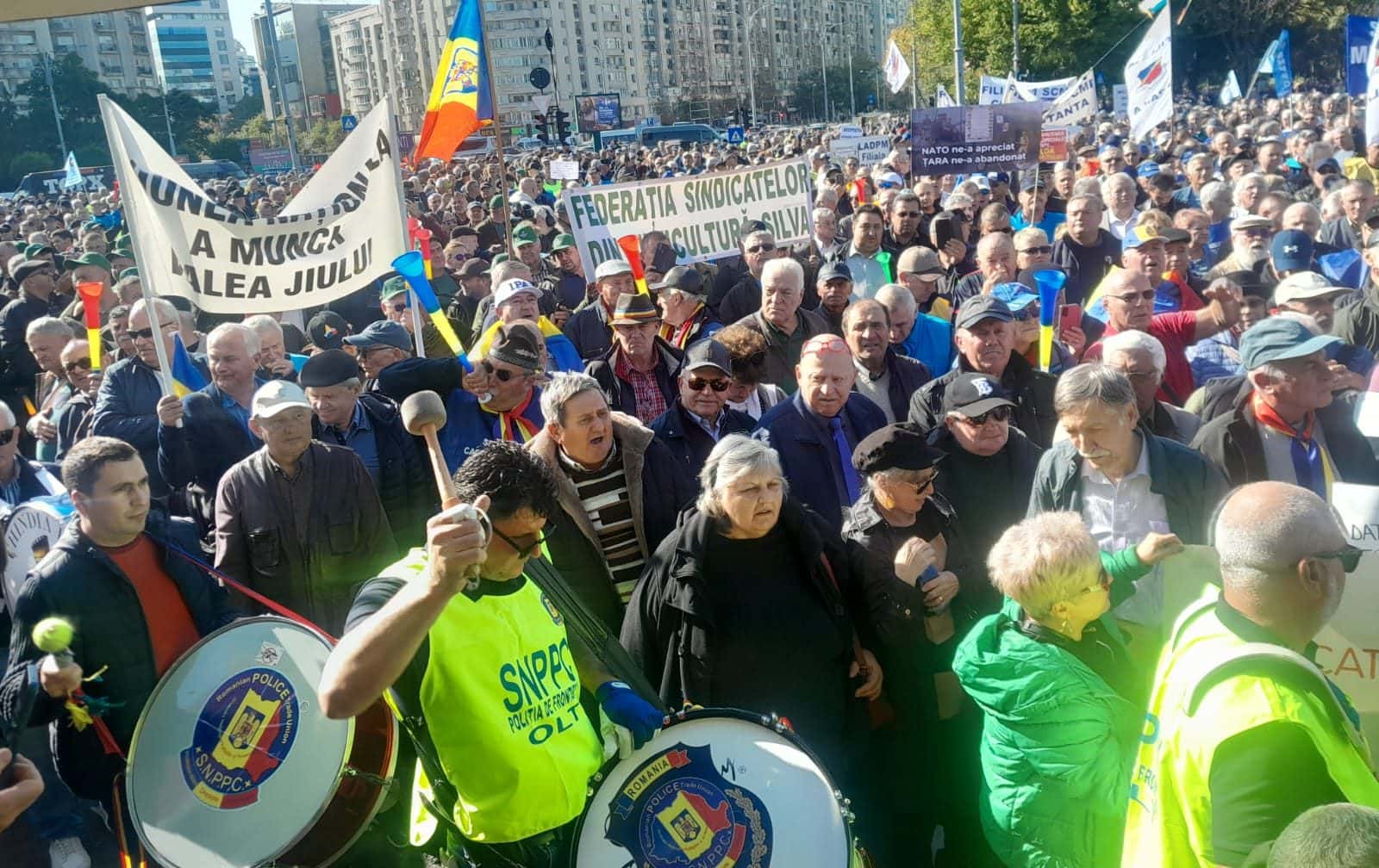Protest de amploare în fața Guvernului