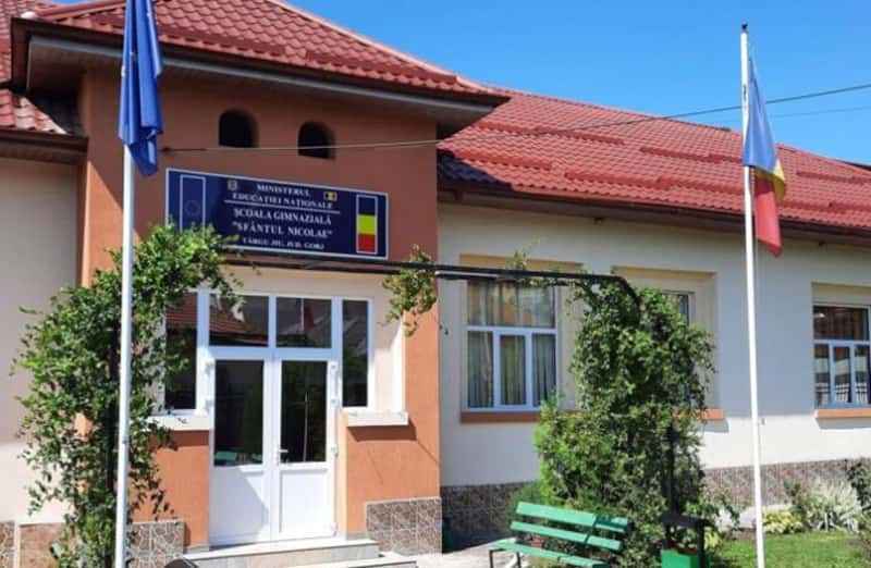 Două școli din Gorj, decorate de președintele Klaus Iohannis cu Ordinul „Meritul pentru Învățământ”