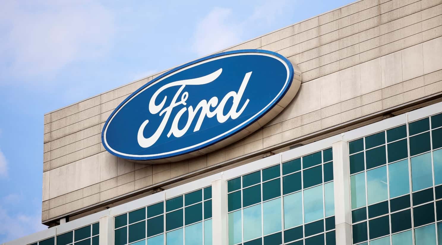 Mii de locuri de muncă de la fabricile din Europa vor fi desființate în industria de automotive