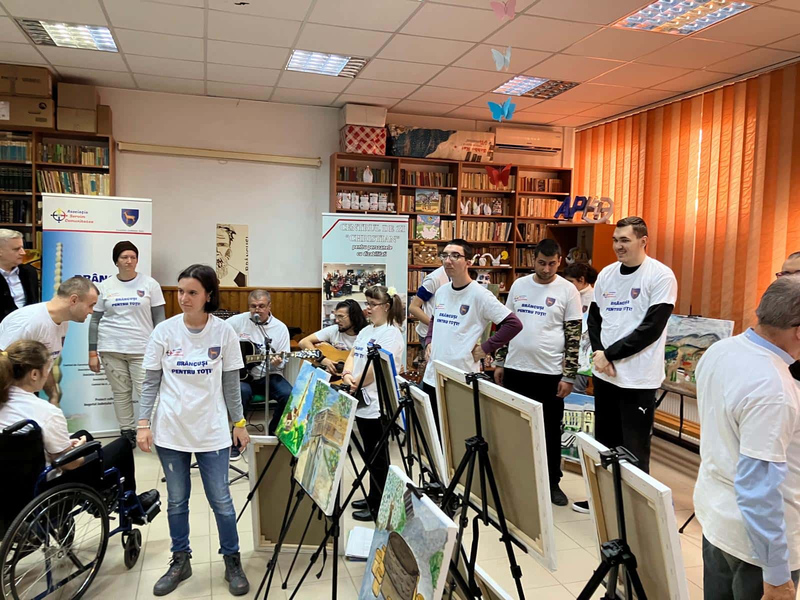 Acțiune culturală deosebită a tinerilor cu dizabilități din Târgu-Jiu